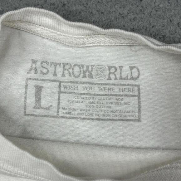 Travis Scott Astroworld T Shirt L Happy Face Down to Earth White Short Sleeve - Picture 2 of 8